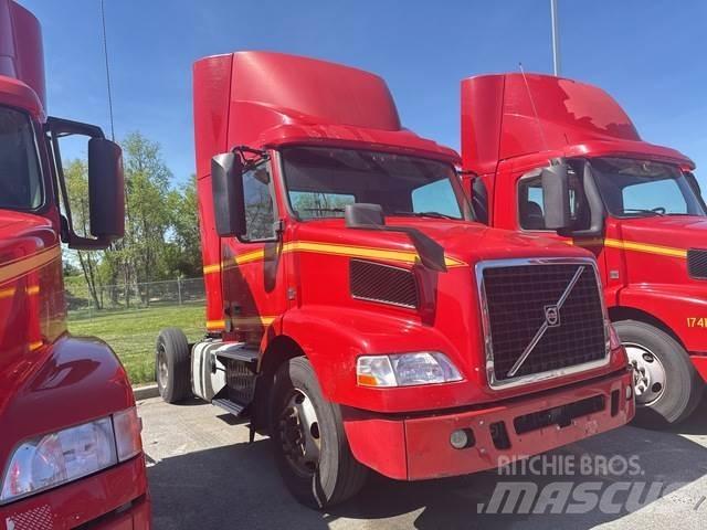 Volvo VNM42T Vilcēji