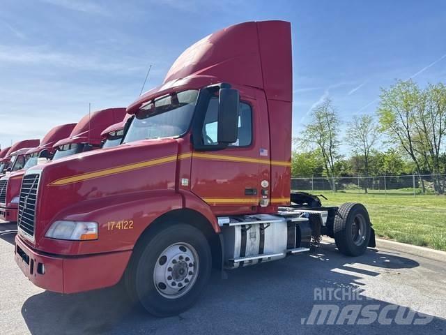 Volvo VNM42T Vilcēji