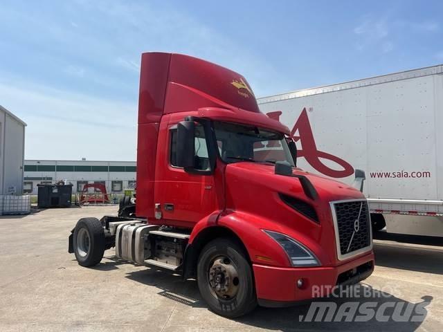 Volvo VNM42T Vilcēji