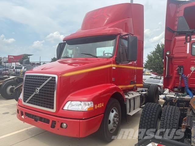 Volvo VNM42T Vilcēji