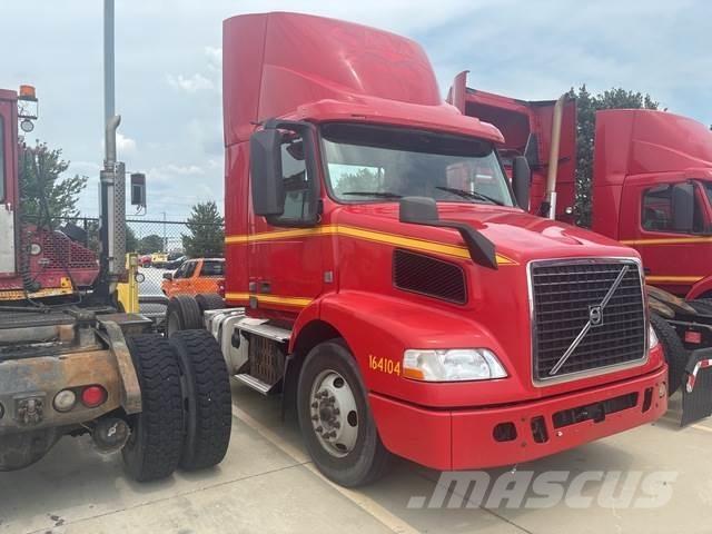 Volvo VNM42T Vilcēji