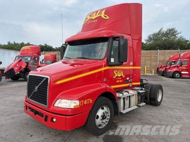 Volvo VNM42T Vilcēji