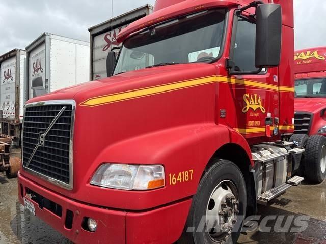 Volvo VNM42T Vilcēji