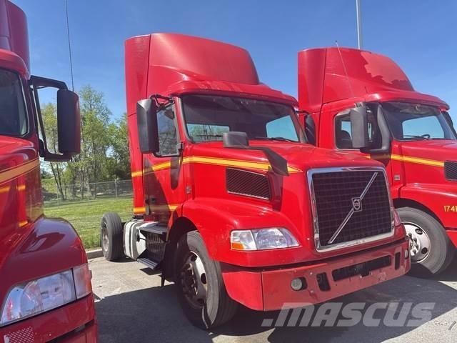 Volvo VNM42T Vilcēji