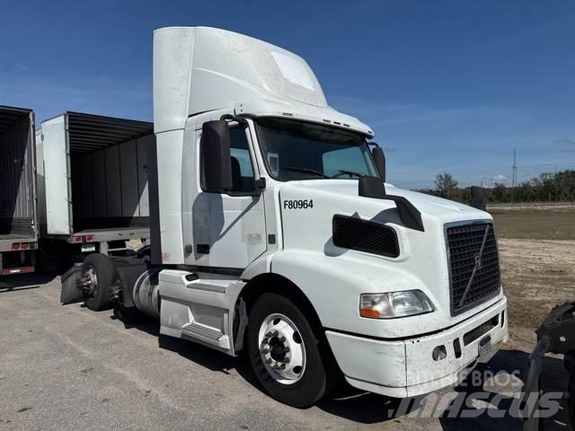 Volvo VNM64T Vilcēji