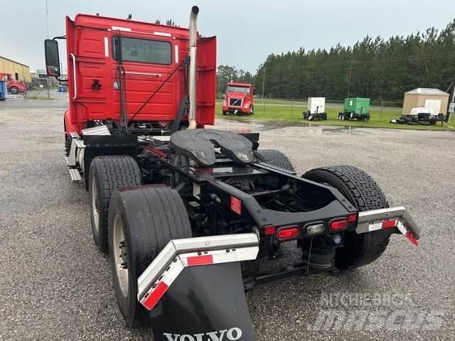 Volvo VNR Vilcēji
