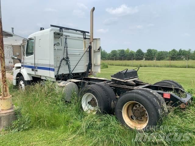 Volvo VNR64T Vilcēji