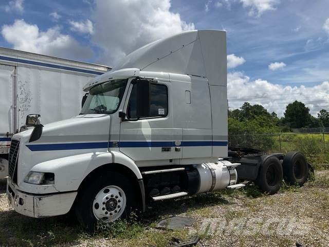 Volvo VNR64T Vilcēji