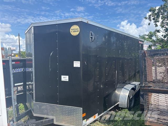 Wells Cargo  Furgons