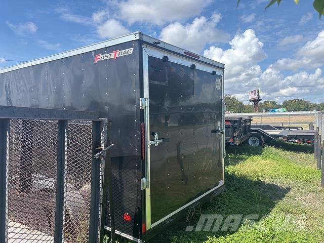 Wells Cargo  Furgons