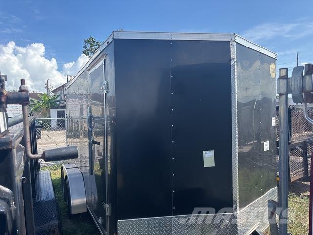 Wells Cargo  Furgons