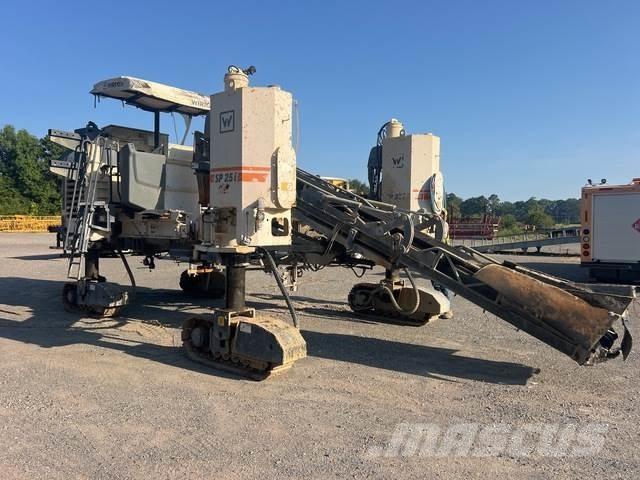 Wirtgen SP25i Betona klājēji