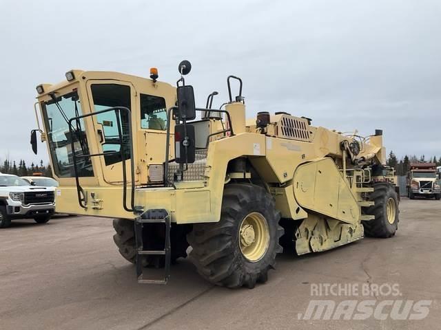 Wirtgen WR2400 Augsnes blīvētāji