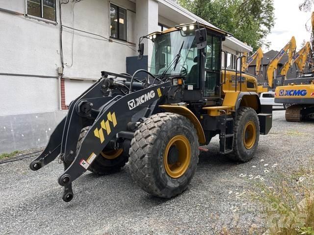 XCMG XC938U Iekrāvēji uz riteņiem
