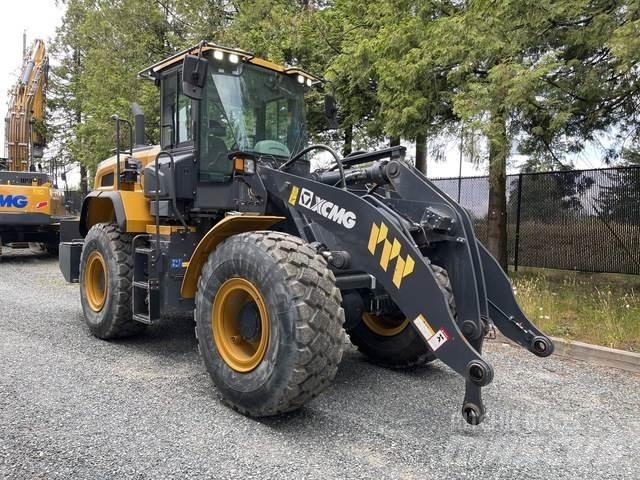XCMG XC938U Iekrāvēji uz riteņiem