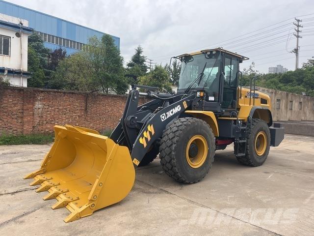 XCMG XC938U Iekrāvēji uz riteņiem