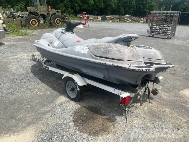 Yamaha  Darba laivas / baržas