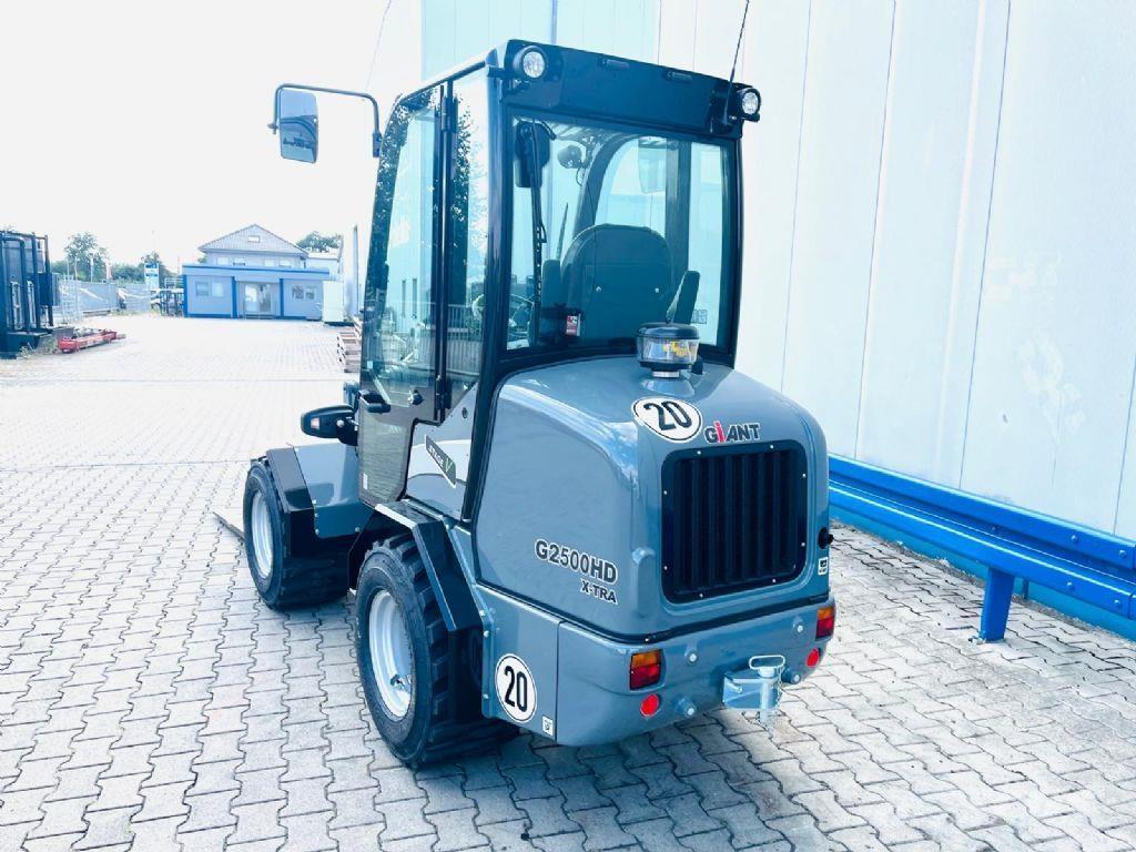 GiANT G2500 X-TRA HD Iekrāvēji uz riteņiem