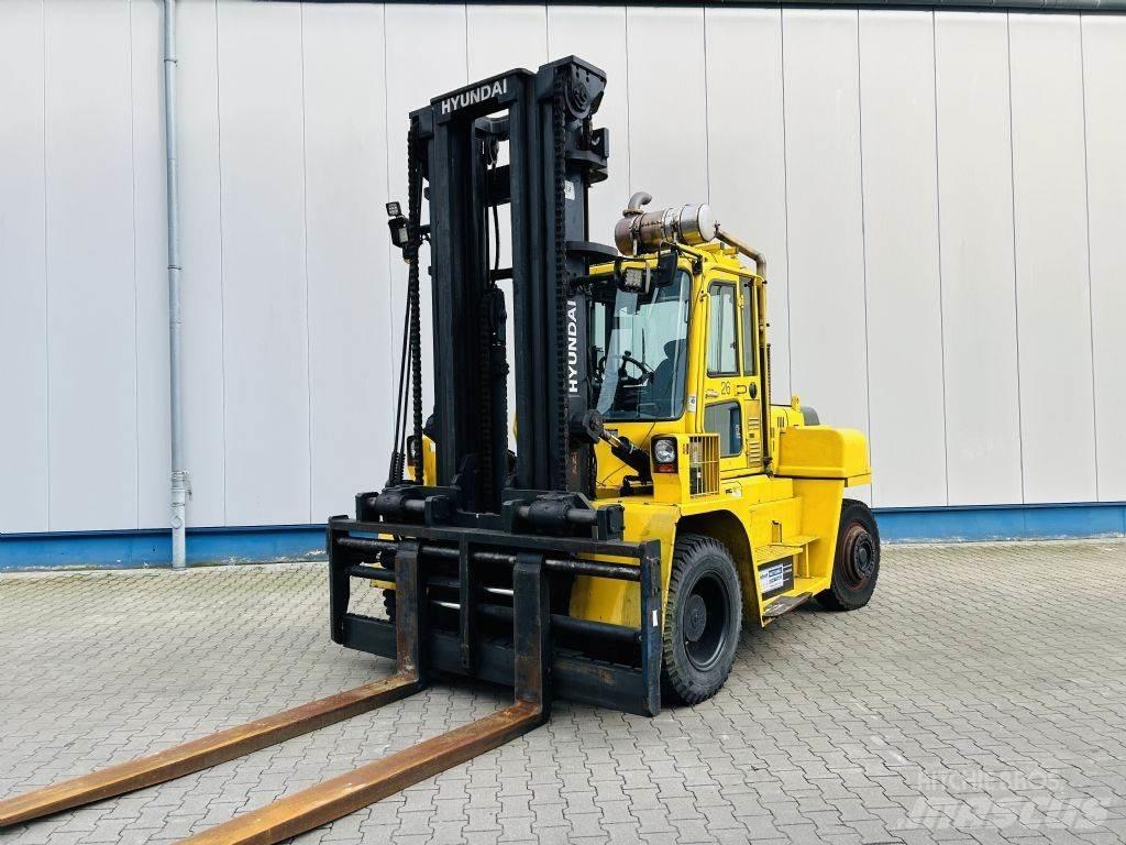 Hyundai 110D-7E Tehnika ar dīzeļa dzinēju