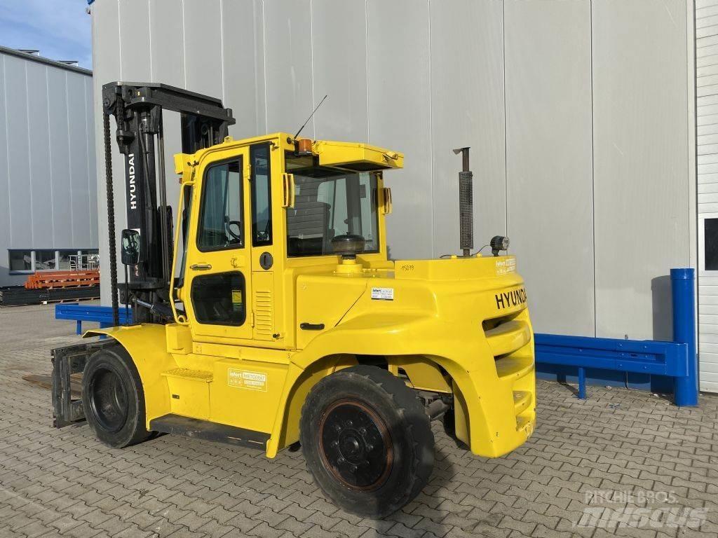 Hyundai 80D-7E Tehnika ar dīzeļa dzinēju