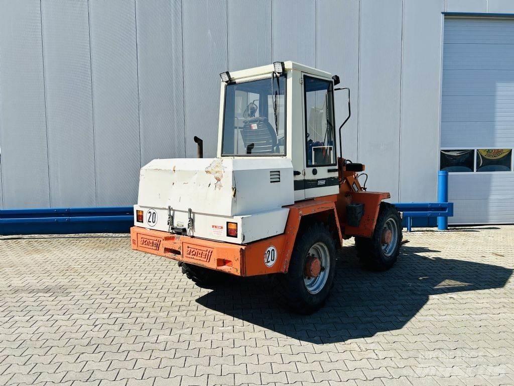 Schaeff KL835 Lietoti riteņu kompaktiekrāvēji