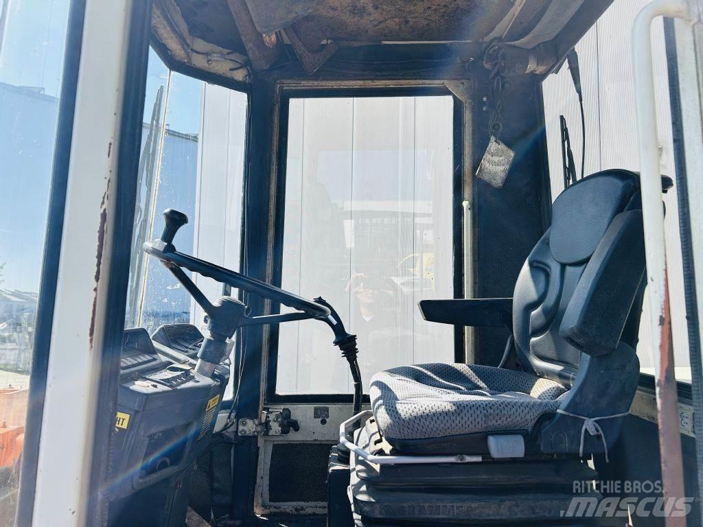 Schaeff KL835 Lietoti riteņu kompaktiekrāvēji
