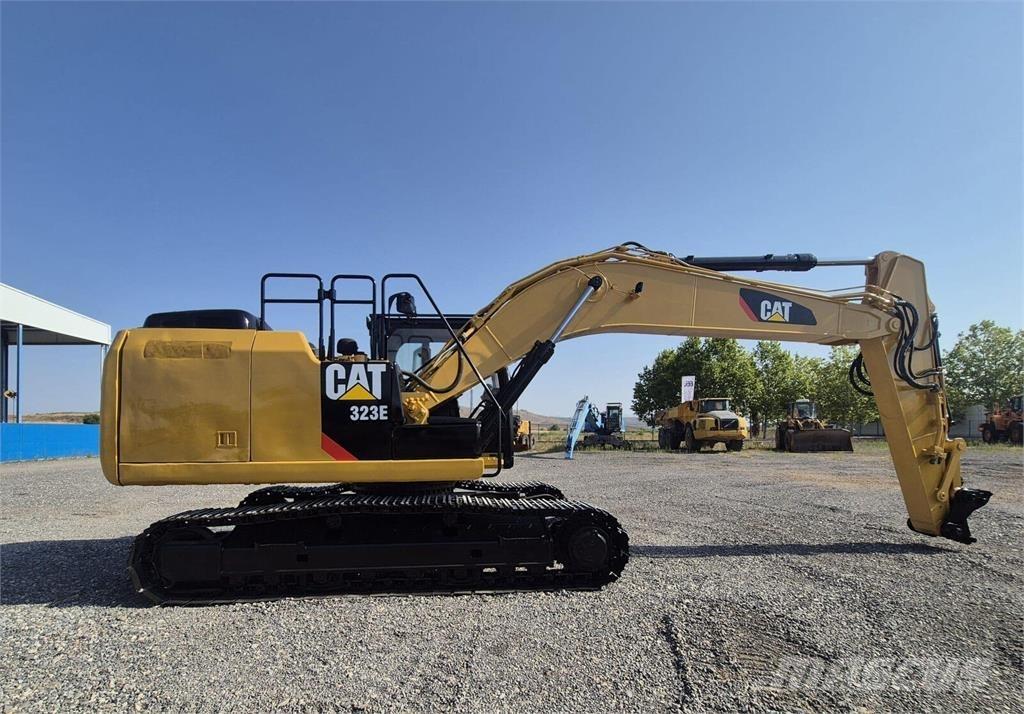 CAT 323ELN Kāpurķēžu ekskavatori