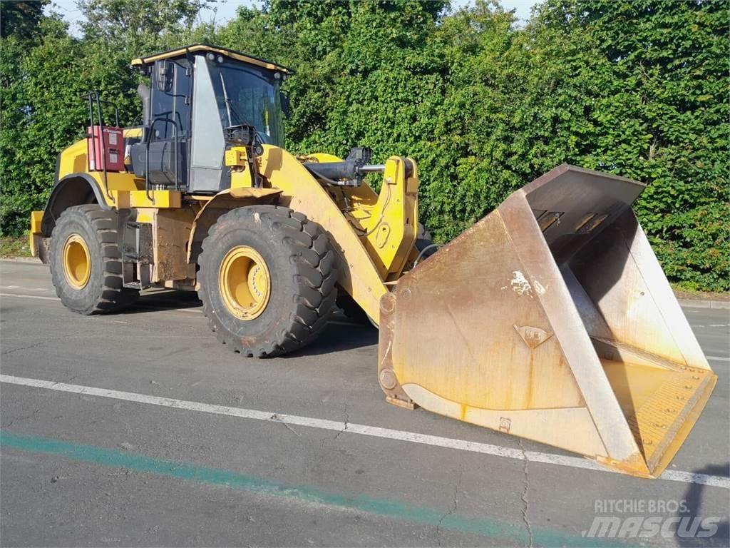 CAT 950M Iekrāvēji uz riteņiem