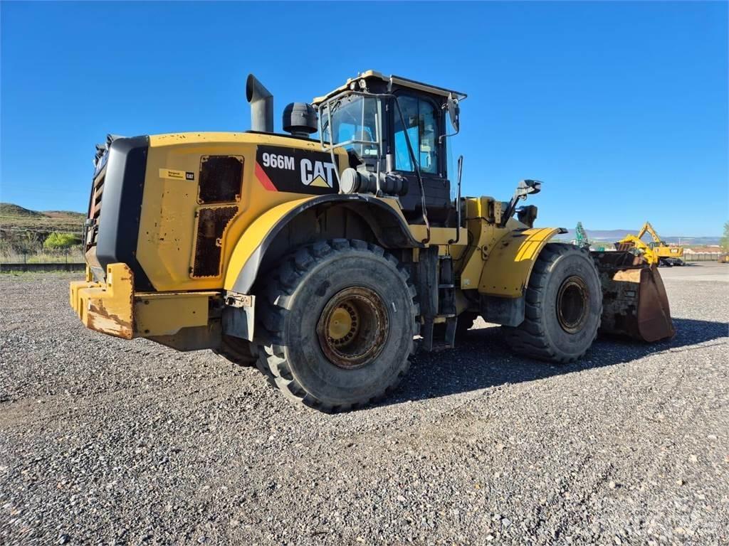 CAT 966M Iekrāvēji uz riteņiem