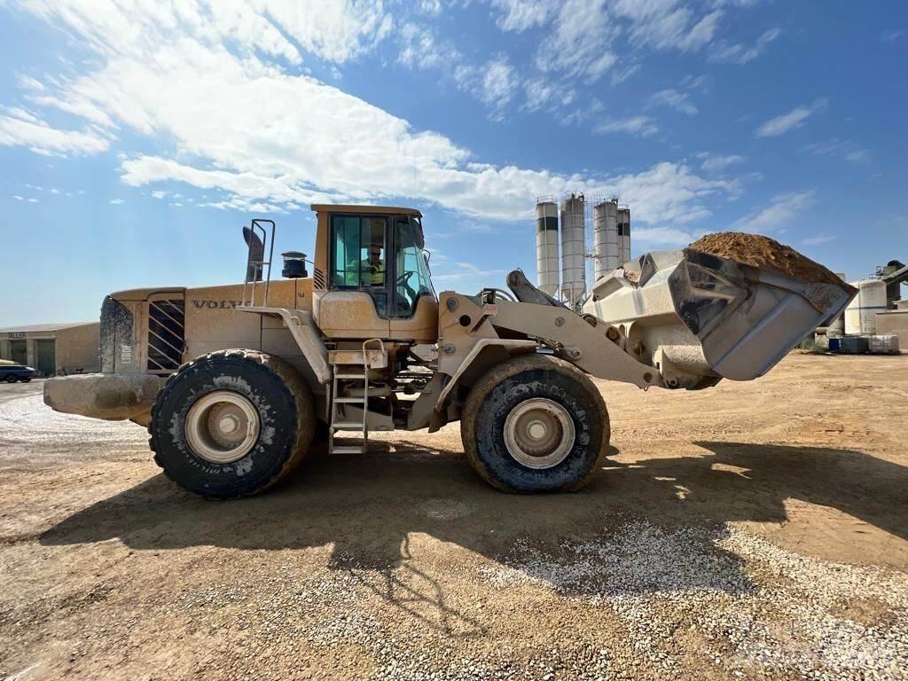 Volvo L180F Iekrāvēji uz riteņiem