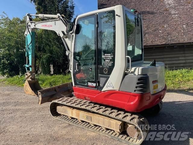 Takeuchi TB250 Vidēja lieluma ekskavatori 7 t - 12 t