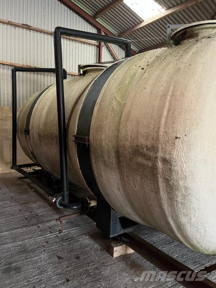  15.000 L vandtank Pašizkrāvēji