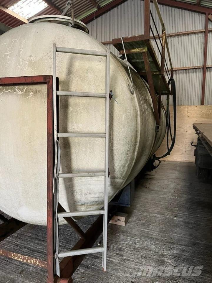  15.000 L vandtank Pašizkrāvēji