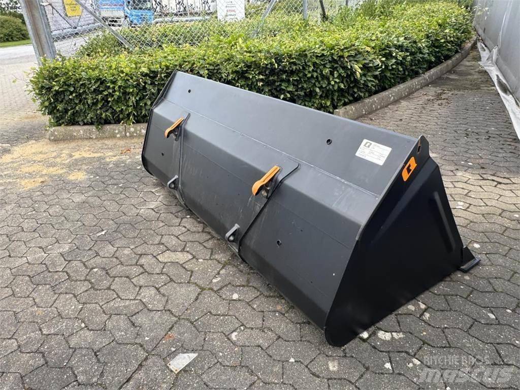 Ålö VL 225 SKOVL Frontālie iekrāvēji un ekskavatori