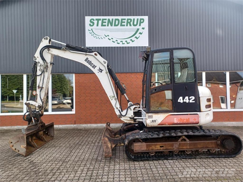 Bobcat 442 Mini iekrāvēji