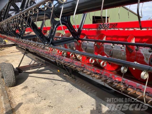 Case IH 8010 Ražas novākšanas kombaini