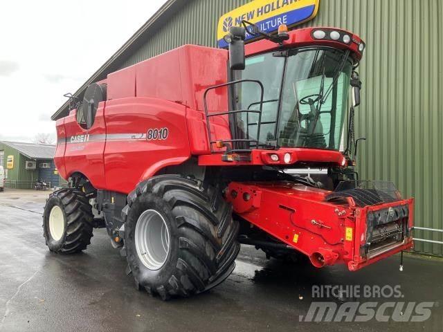 Case IH 8010 Ražas novākšanas kombaini