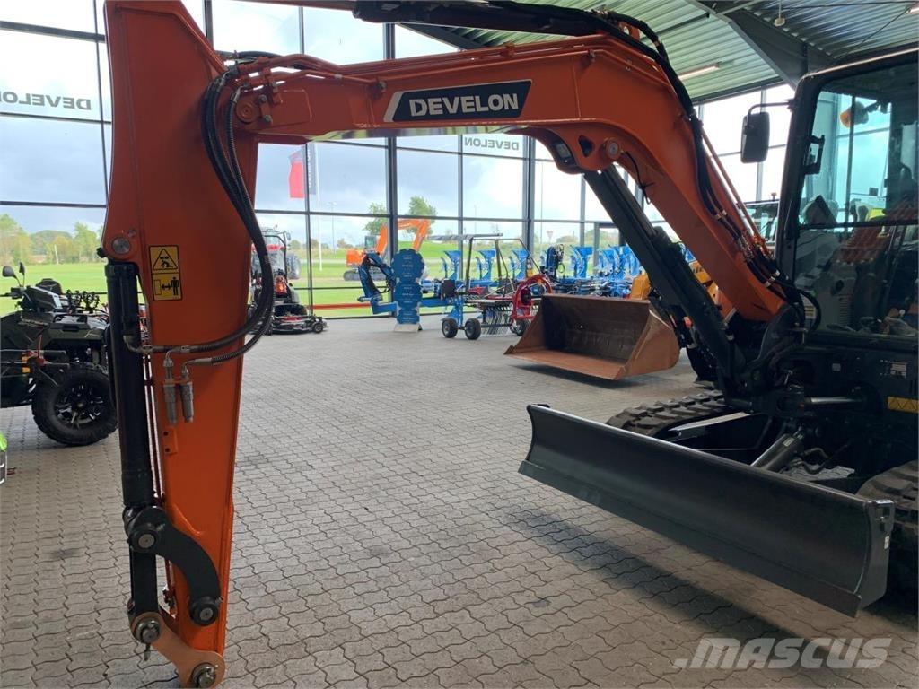 Develon DX63-7 Kāpurķēžu ekskavatori