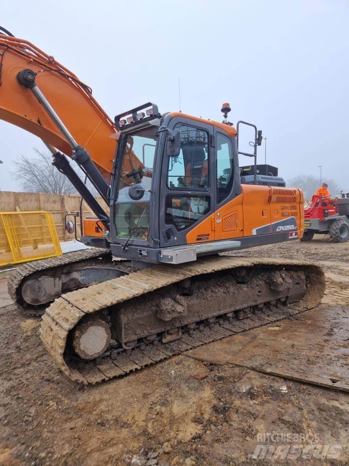 Doosan 255-5 Kāpurķēžu ekskavatori