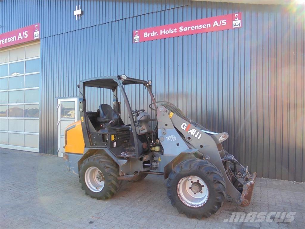 GiANT 5003 Mini iekrāvēji