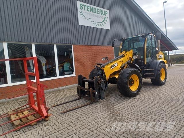 JCB 320 Teleskopiskie manipulatori