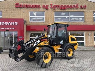 JCB 409 AGRI Iekrāvēji uz riteņiem