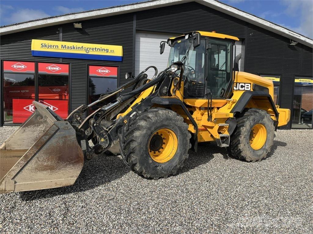 JCB 427 HT Iekrāvēji uz riteņiem
