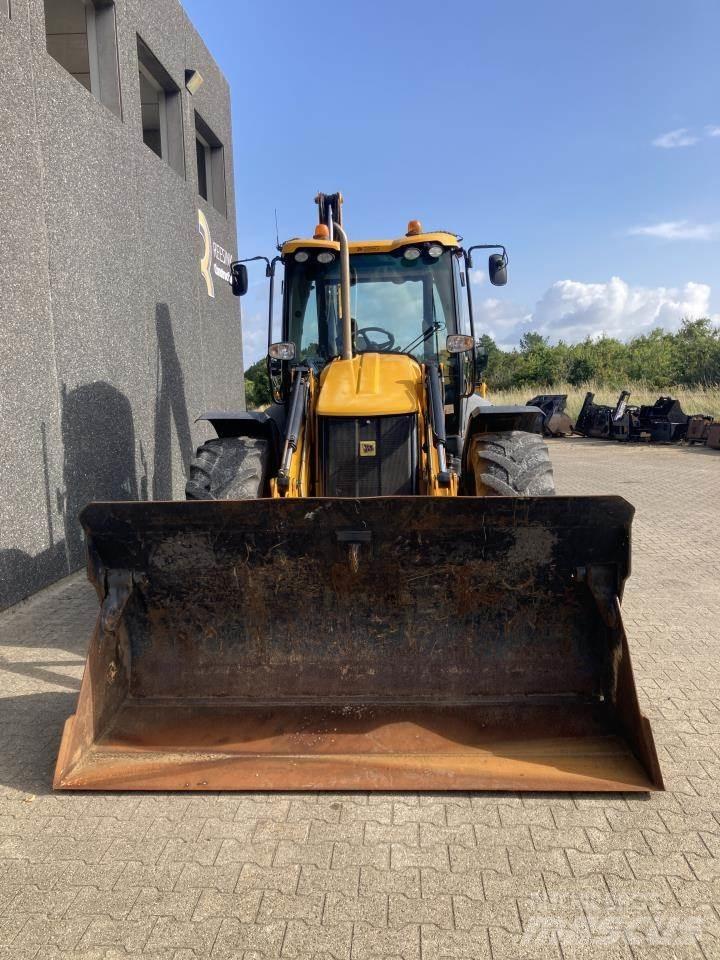 JCB 4CX Ekskavatori-iekrāvēji