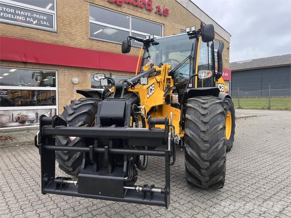 JCB TM320 Iekrāvēji uz riteņiem