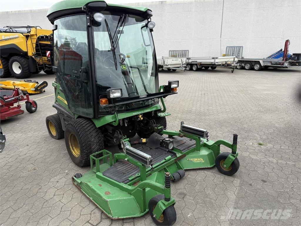 John Deere 1585 Komunālā tehnika instrumentu pārvadāšanai