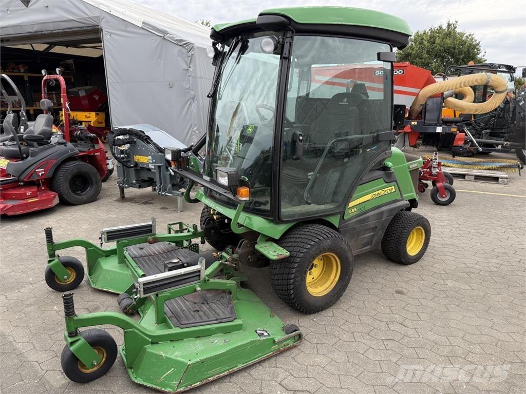 John Deere 1585 Komunālā tehnika instrumentu pārvadāšanai