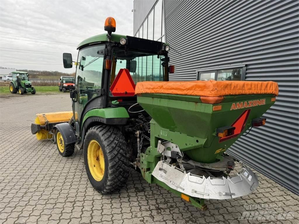 John Deere 2036R Kompaktie traktori