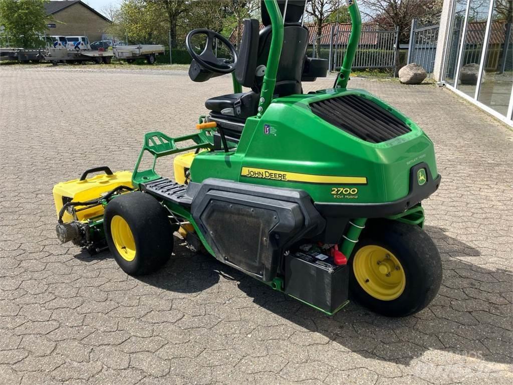 John Deere 2700 Golfa tehnika