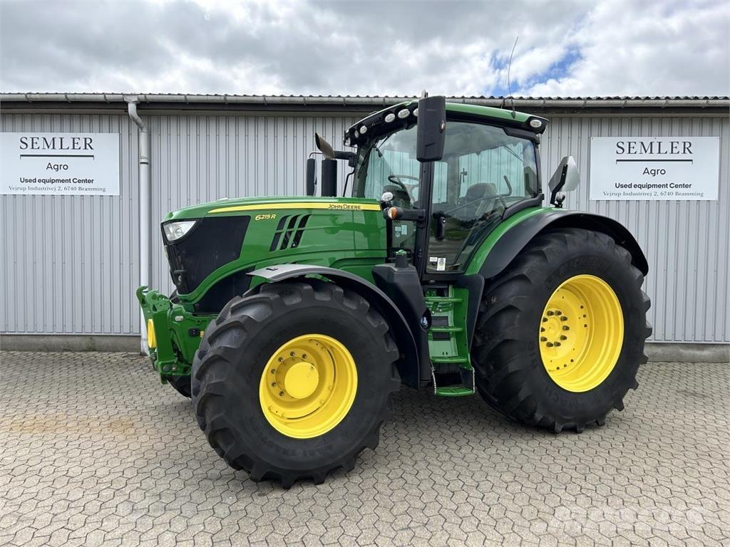 John Deere 6215R Traktori